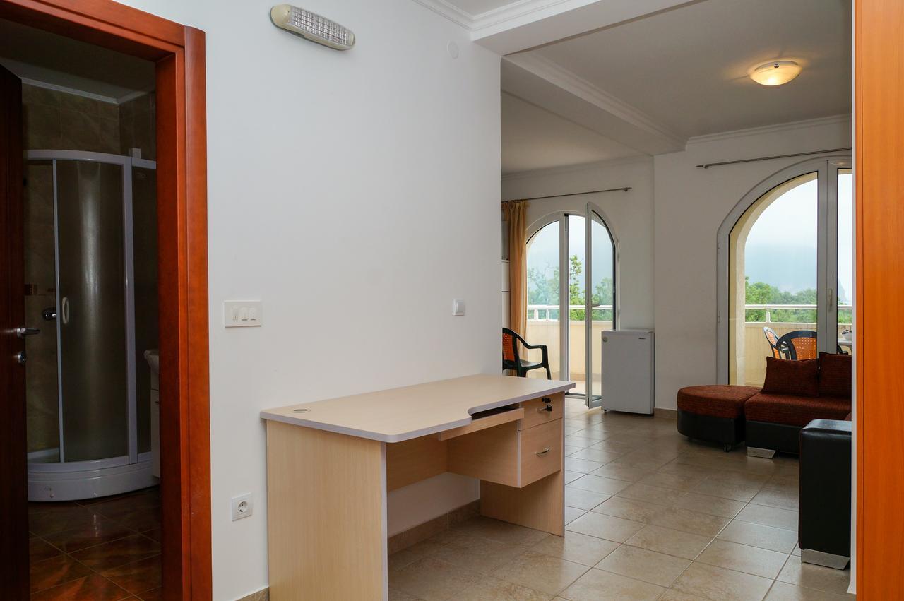 Apart Hotel Forte Roses Montenegro Ko Buljarica Petrovac Eksteriør bilde