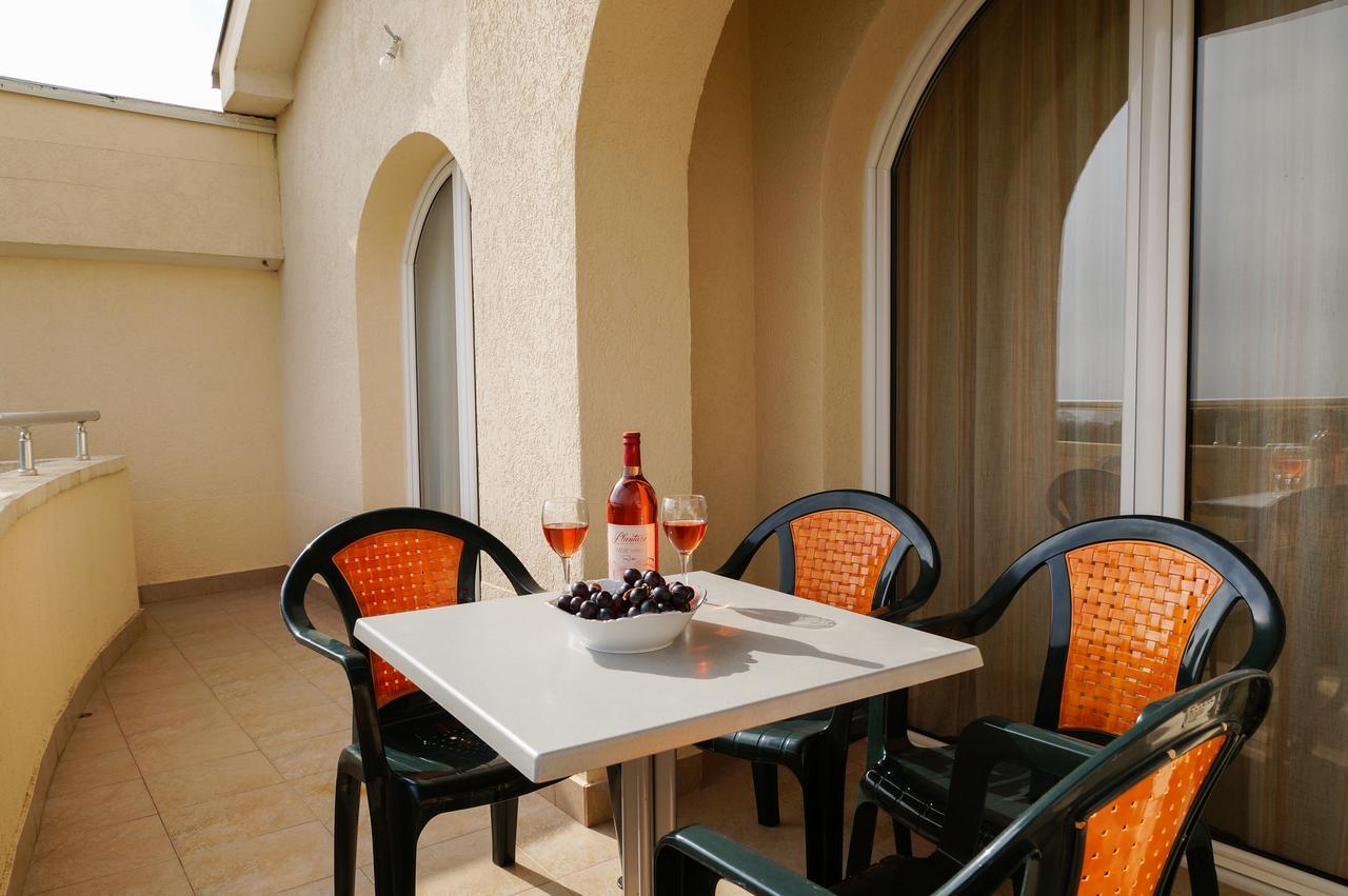 Apart Hotel Forte Roses Montenegro Ko Buljarica Petrovac Eksteriør bilde